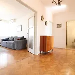 Kate's Apartment *